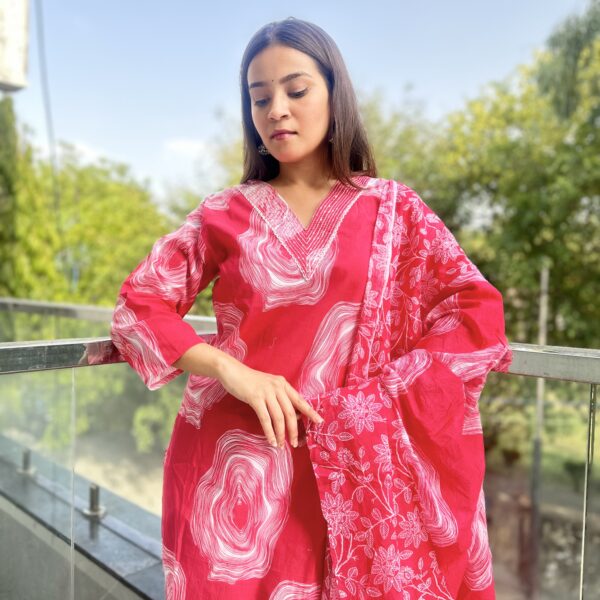 Gulnoor Three Piece Set